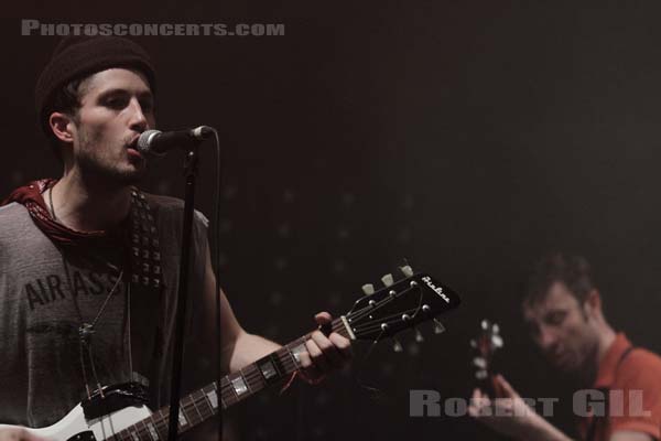 BLACK LIPS - 2011-05-17 - PARIS - CentQuatre - Atelier 4 - Cole Alexander - Jared Swilley